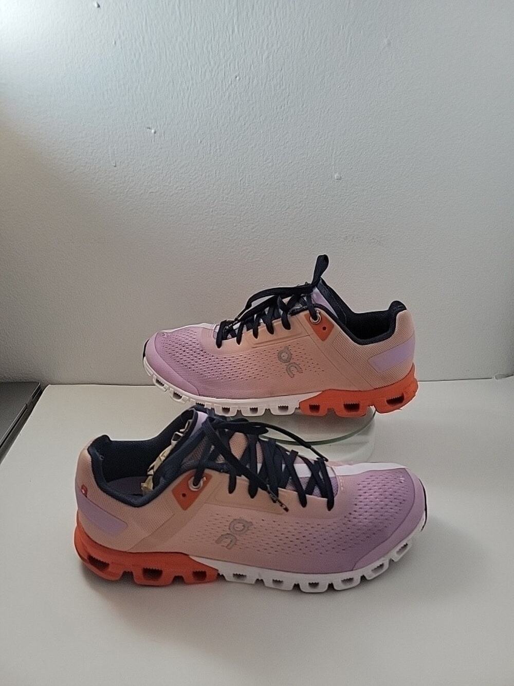 ON Cloudflow Women's Running Shoes Size 9 Rose Fiji